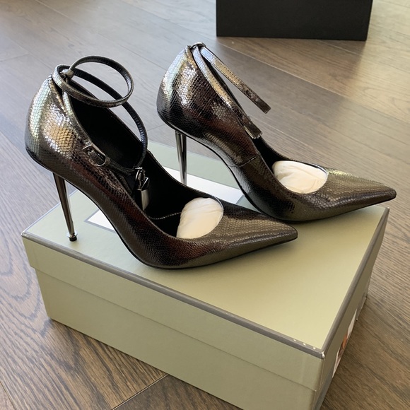 TOM FORD GUNMETAL PUMP W/ LOCK 38 - Picture 5 of 10
